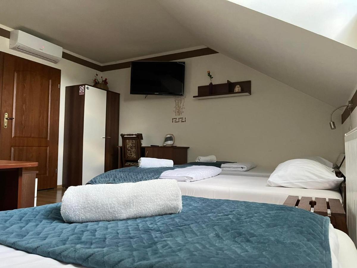 Hotel Kamienica Przy Bramie Opatow  Exterior foto